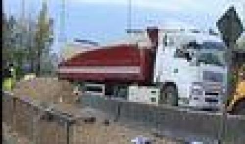 camion renversé sur l'échangeur de Cheratte